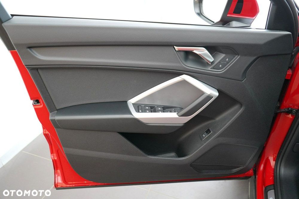 Audi Q3 Sportback - 13