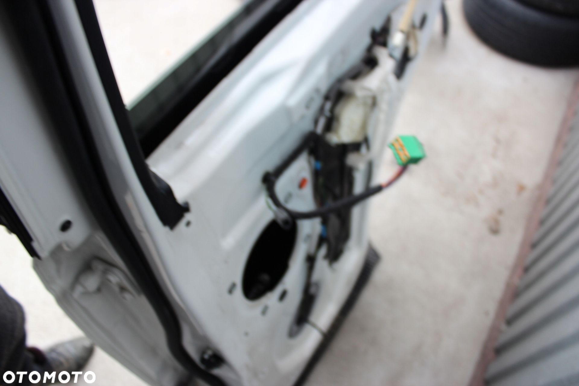 Drzwi Prawe Tylne Prawy Tył Land Rover Sport L320 - 2