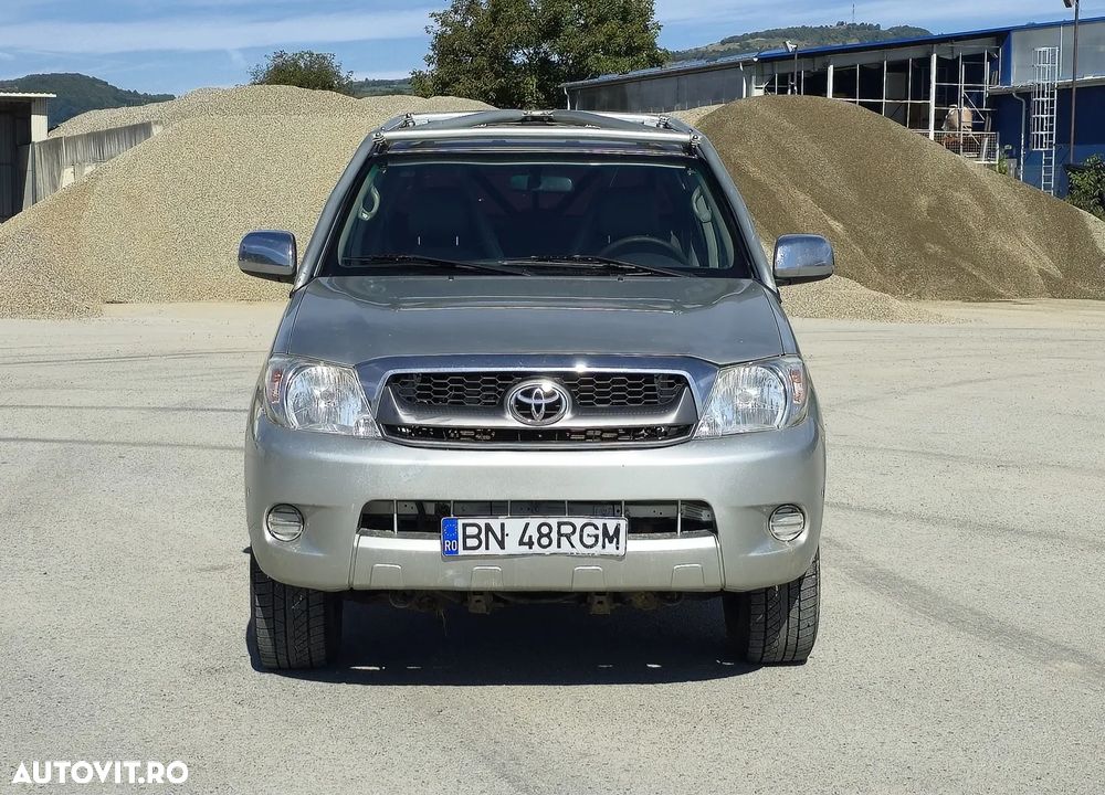 Toyota Hilux 4x4 Double Cab - 10
