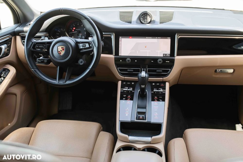 Porsche Macan T - 26