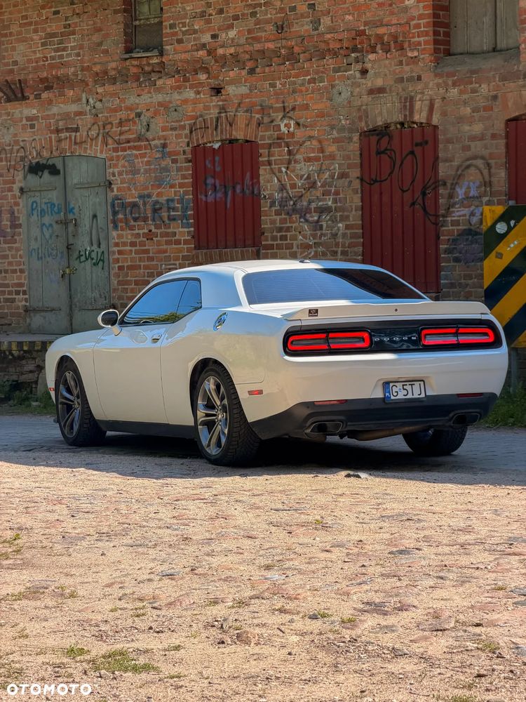 Dodge Challenger 5.7 R/T - 4