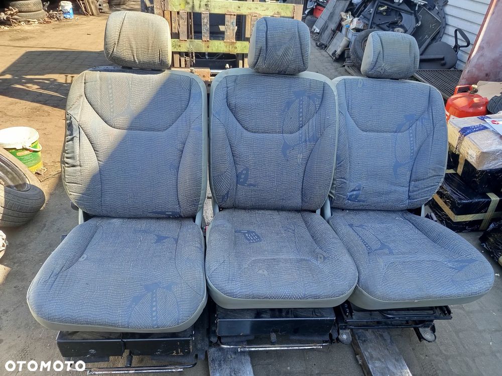 FOTELE KANAPA RENAULT TRAFIC VIVARO PRIMASTAR 01-14 OBROTOWE 3-OSOBOWA - 1