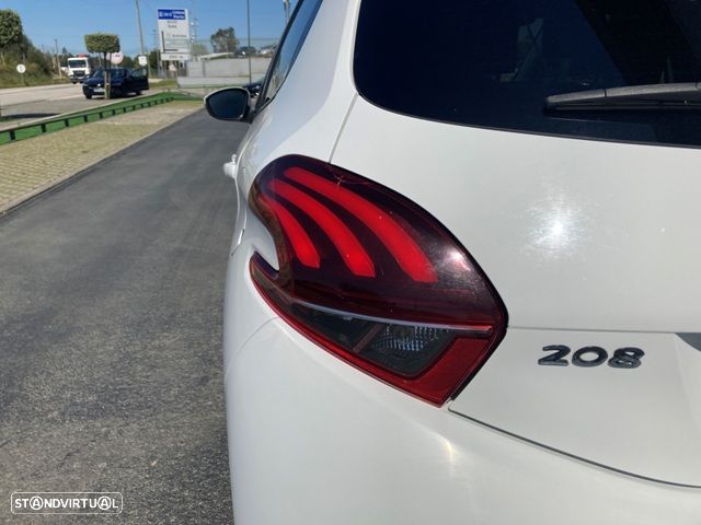 Peugeot 208 1.6 BlueHDi Style - 9