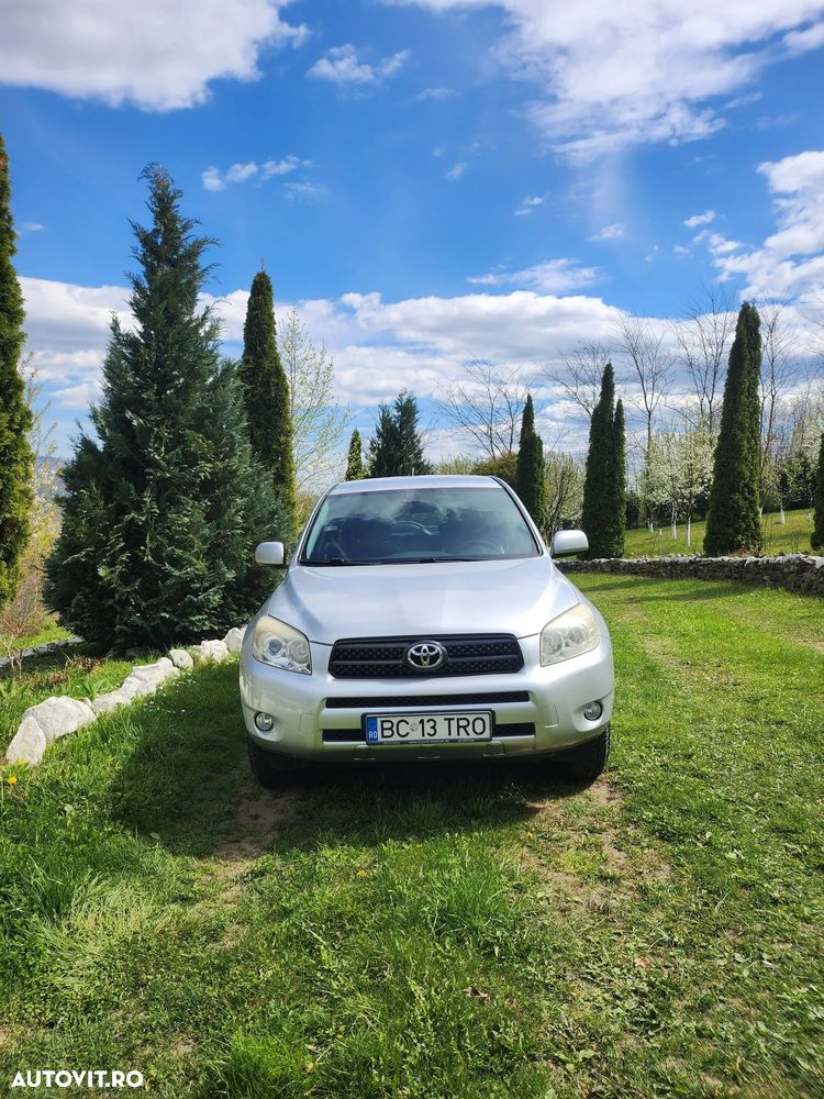 Toyota RAV4 2.0 4x4 Automatik - 2
