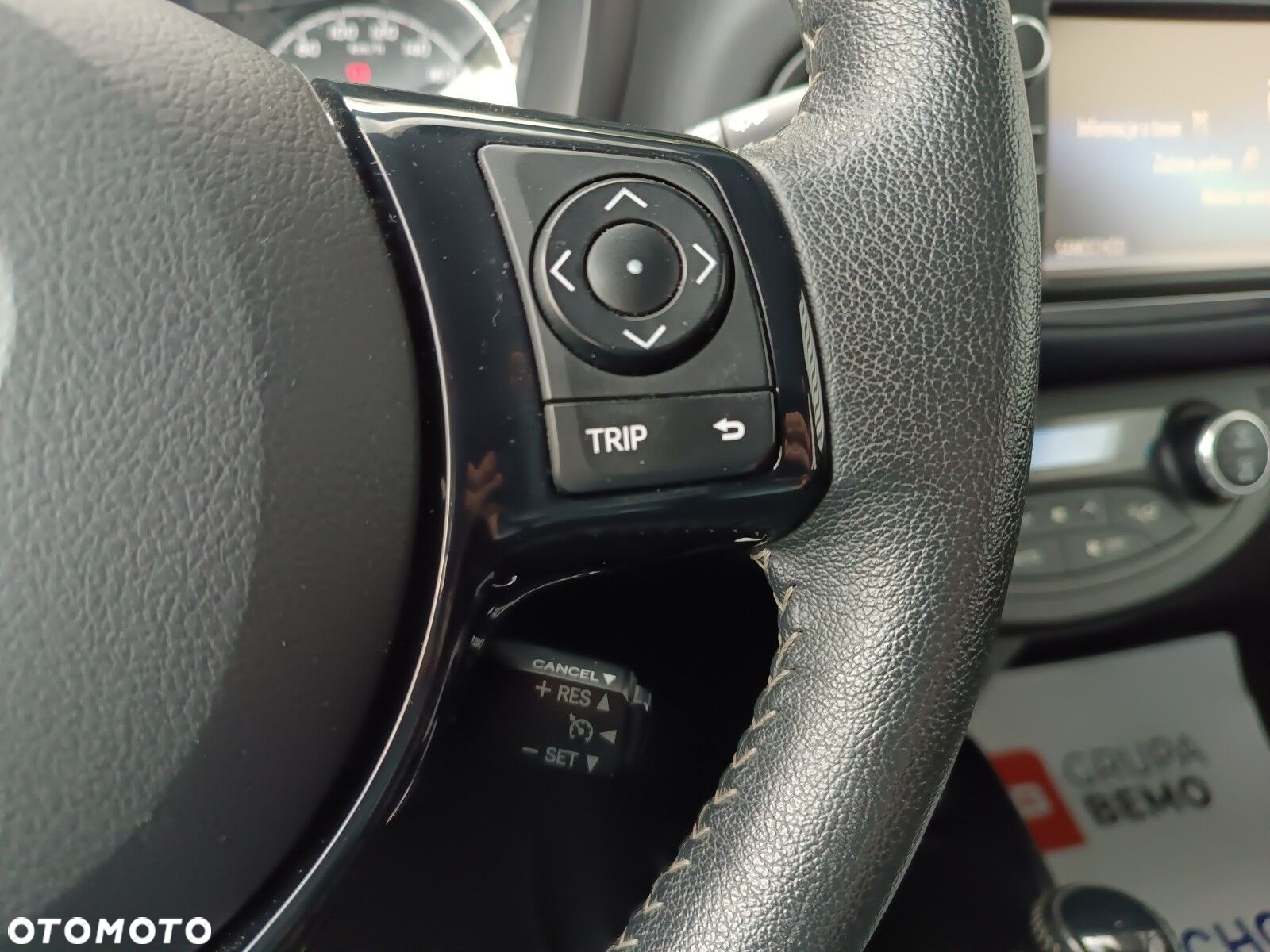 Toyota Yaris Hybrid 100 Active - 13