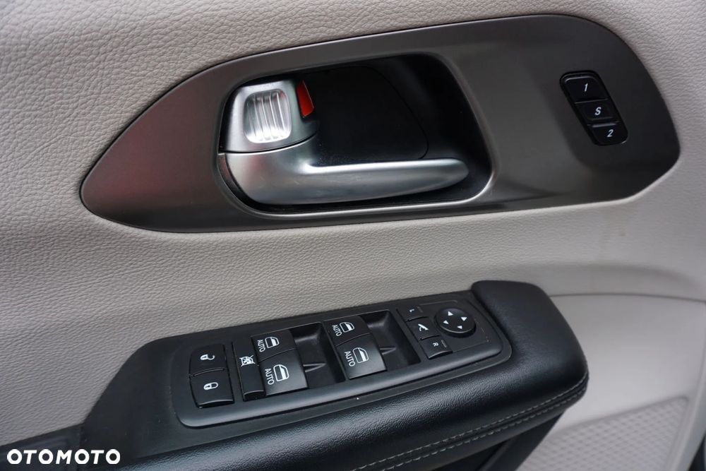 Chrysler Pacifica - 18