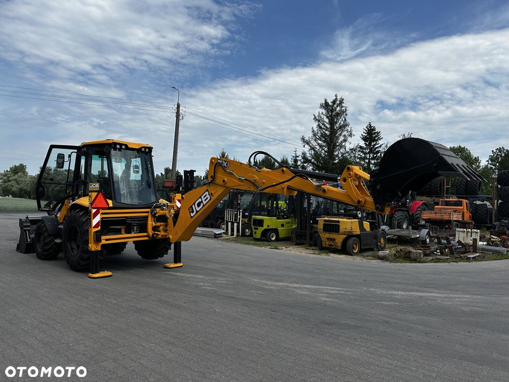 JCB 3CX PRO - 12