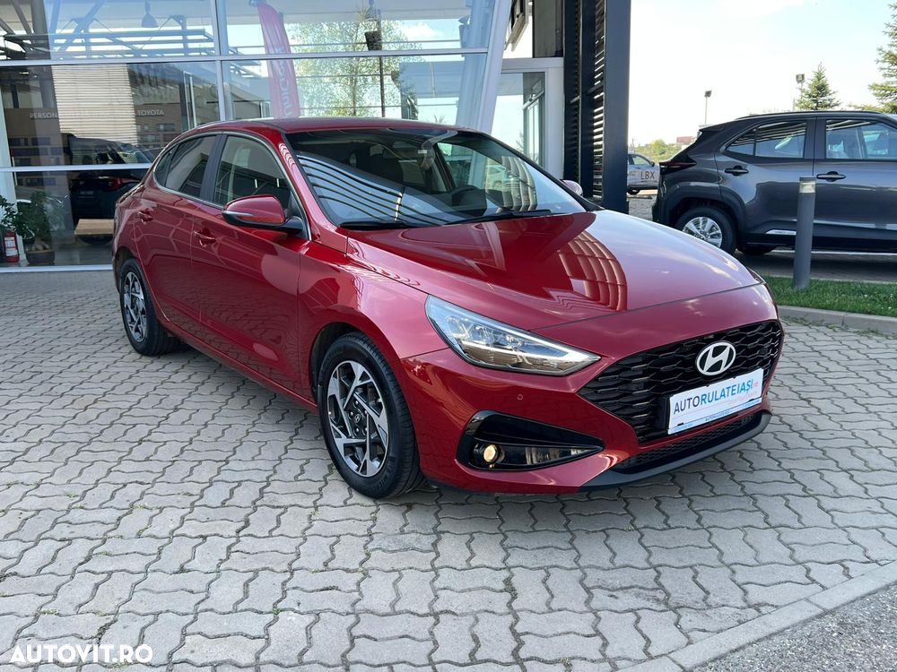 Hyundai i30 1.5 T-GDI 48V-Hybrid DCT Advantage - 11