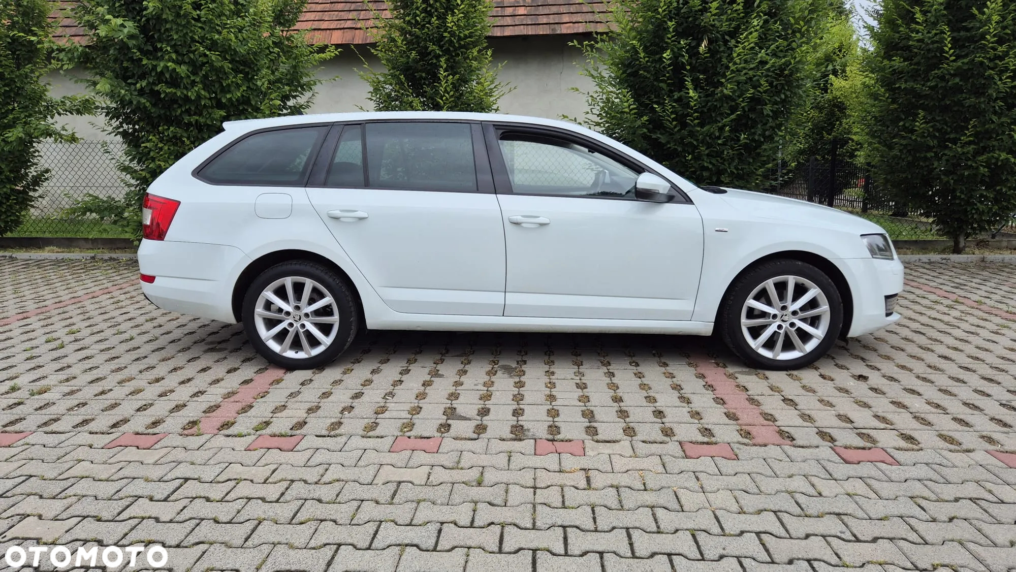 Skoda Octavia Combi 1.4 TSI DSG Ambition - 32