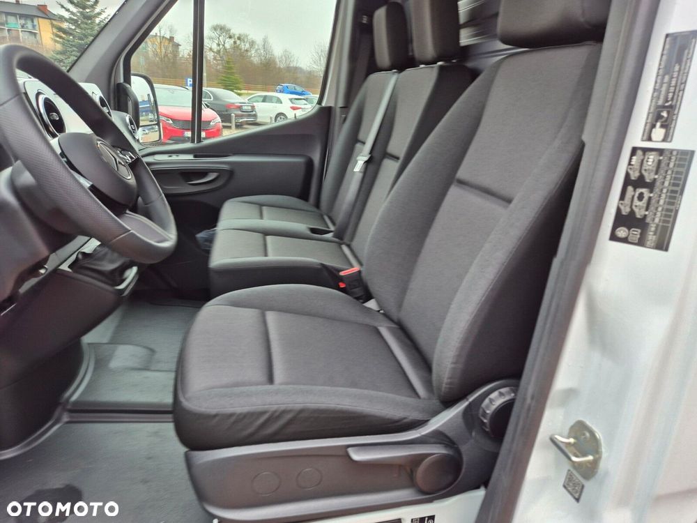 Mercedes-Benz Sprinter Sprinter - 12