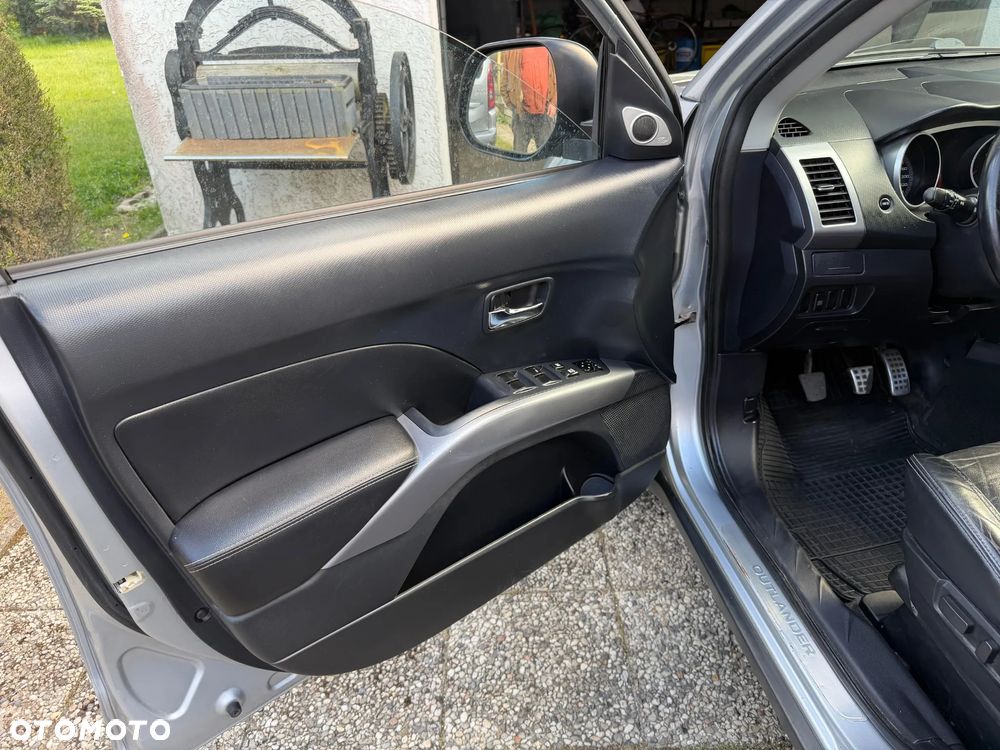 Mitsubishi Outlander 2.0 DID Intense + - 13