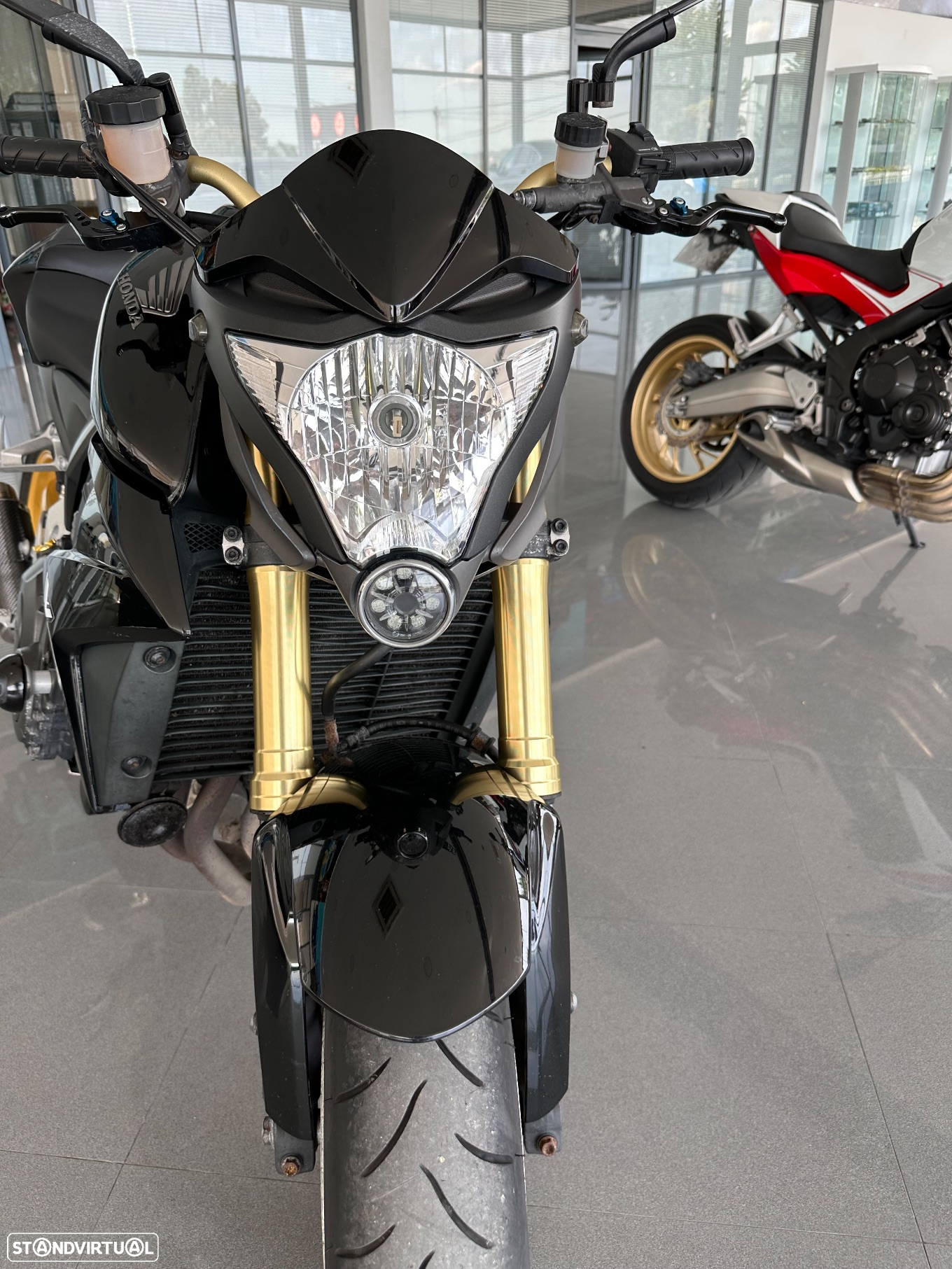 Honda CB - 16