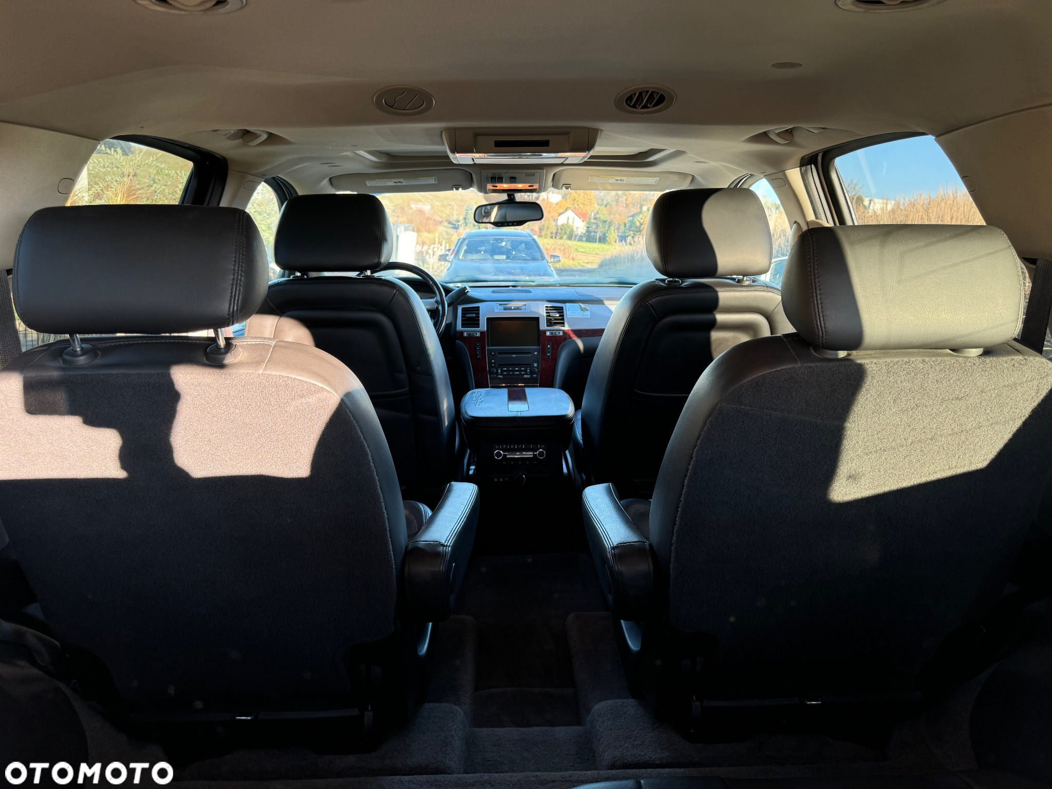 Cadillac Escalade - 31