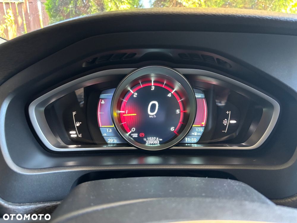Volvo V40 D2 Summum - 24