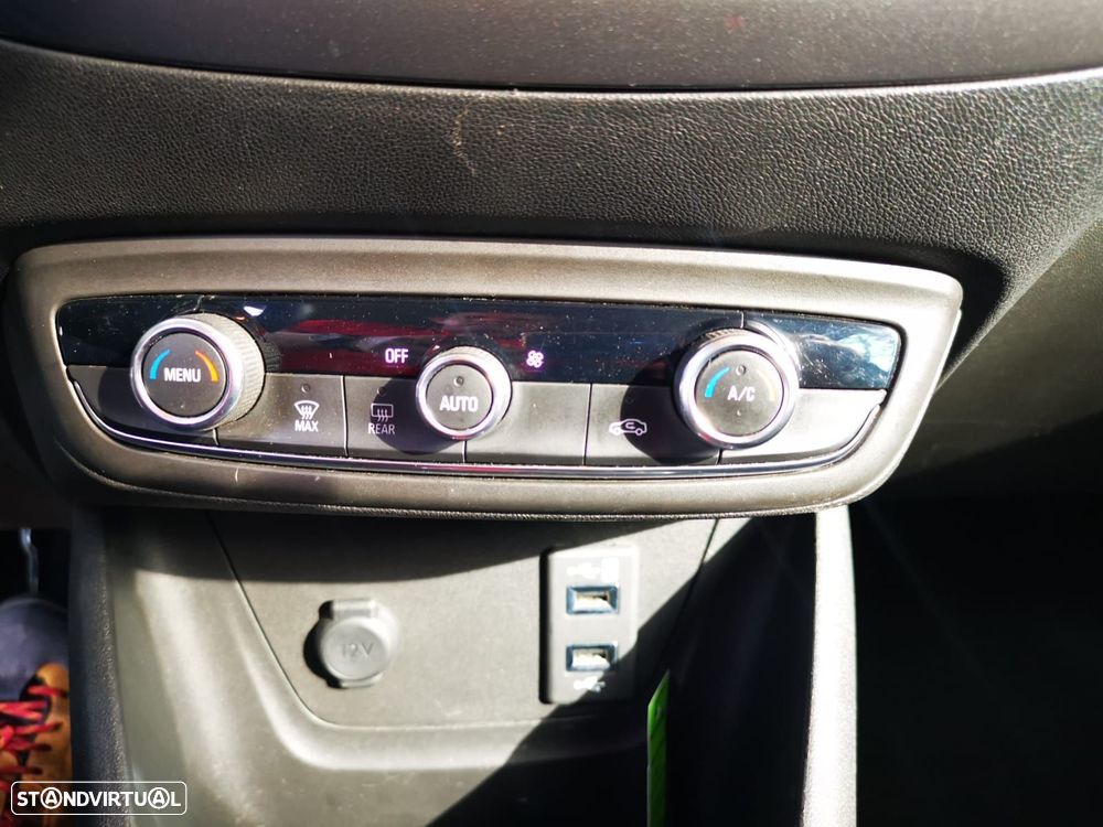 Opel Crossland X - 13
