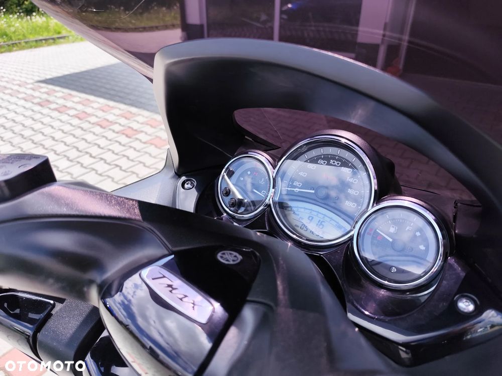 Yamaha Tmax - 26