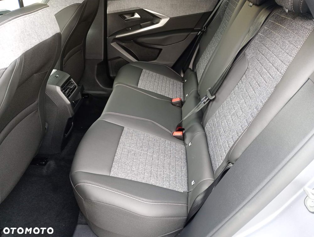 Peugeot 3008 1.2 PureTech mHEV Allure e-DCS6 - 12