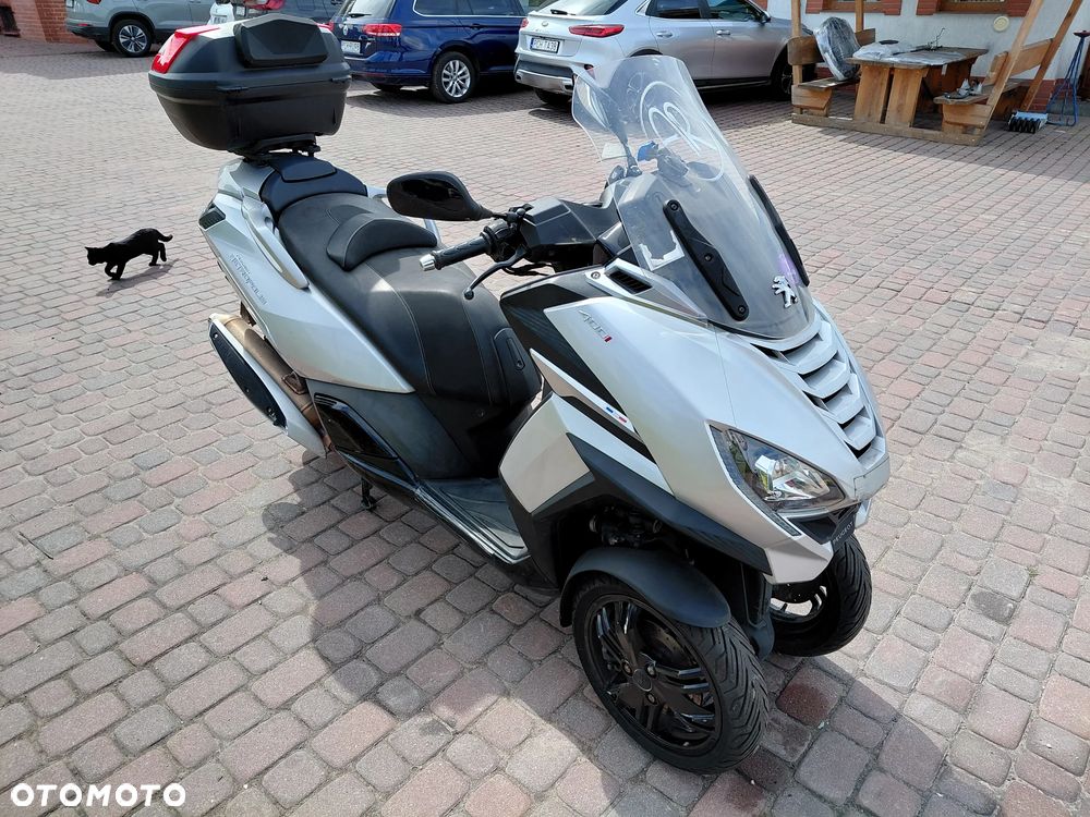 Peugeot Metropolis - 8