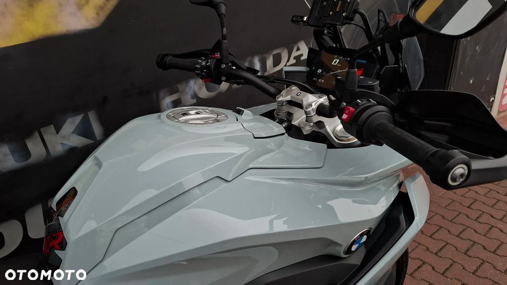 BMW S - 19