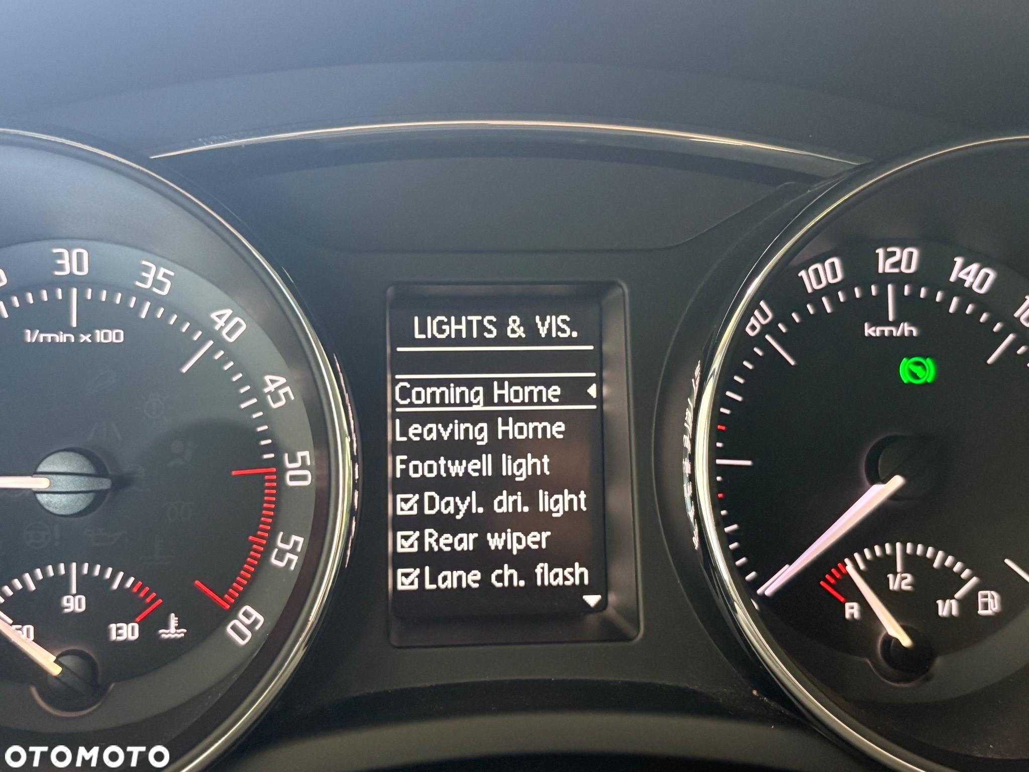 Skoda Superb 2.0 TDI Elegance DSG - 21