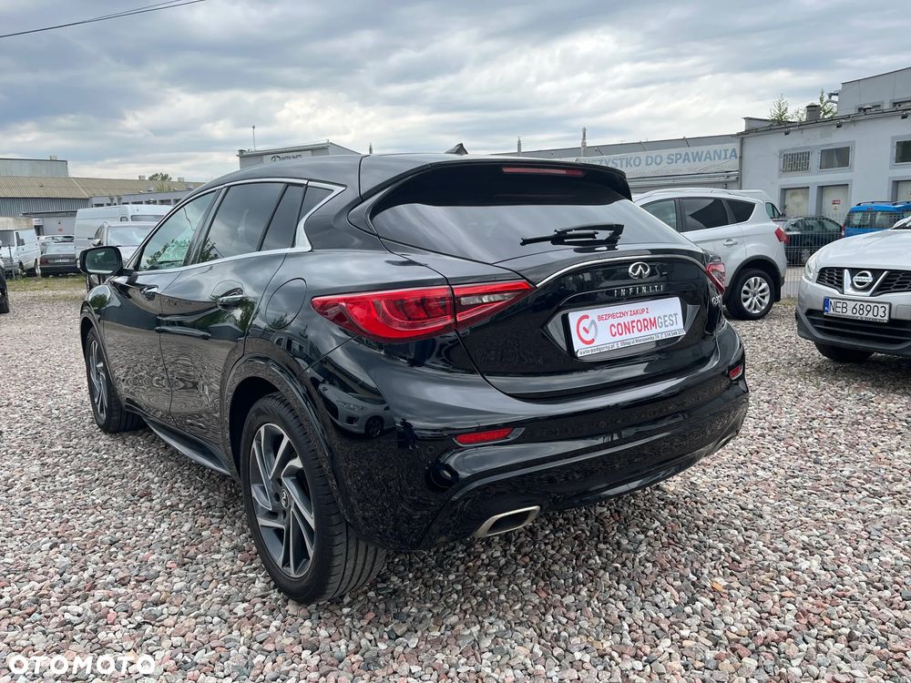 Infiniti Q30 - 7