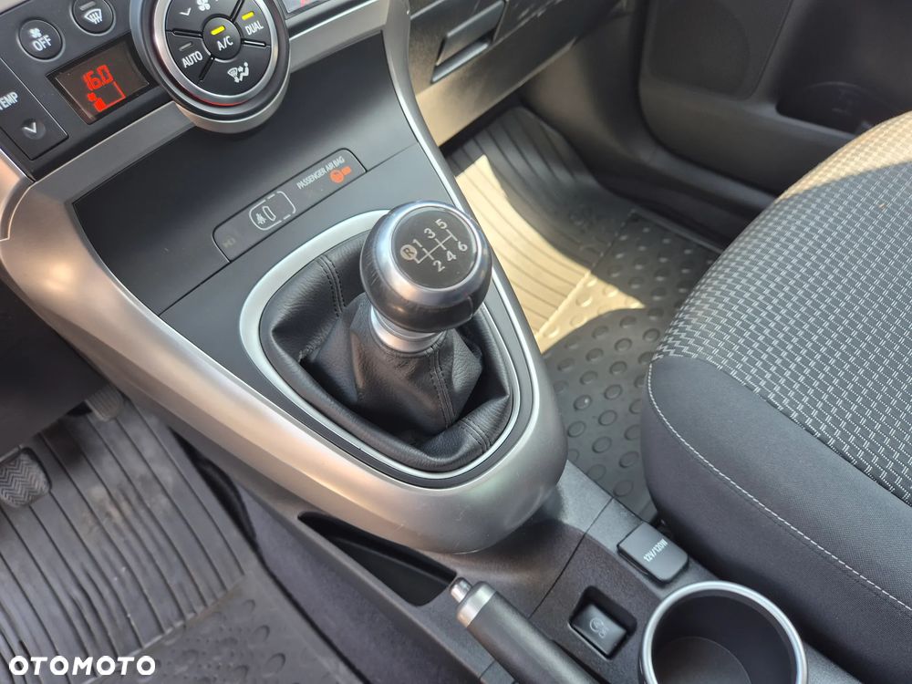 Toyota Verso 1.6 D-4D Prestige - 38