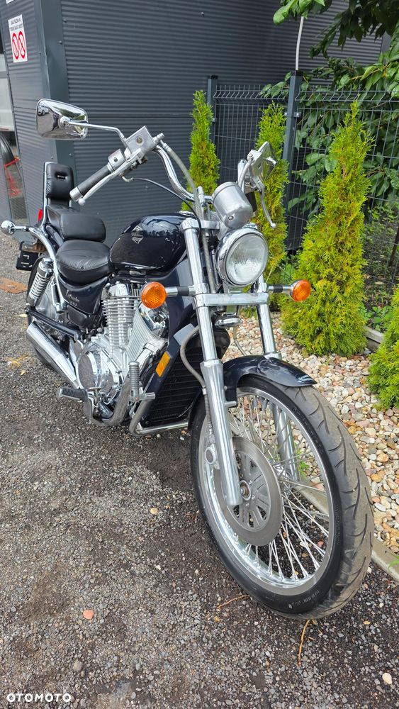 Suzuki Intruder - 12