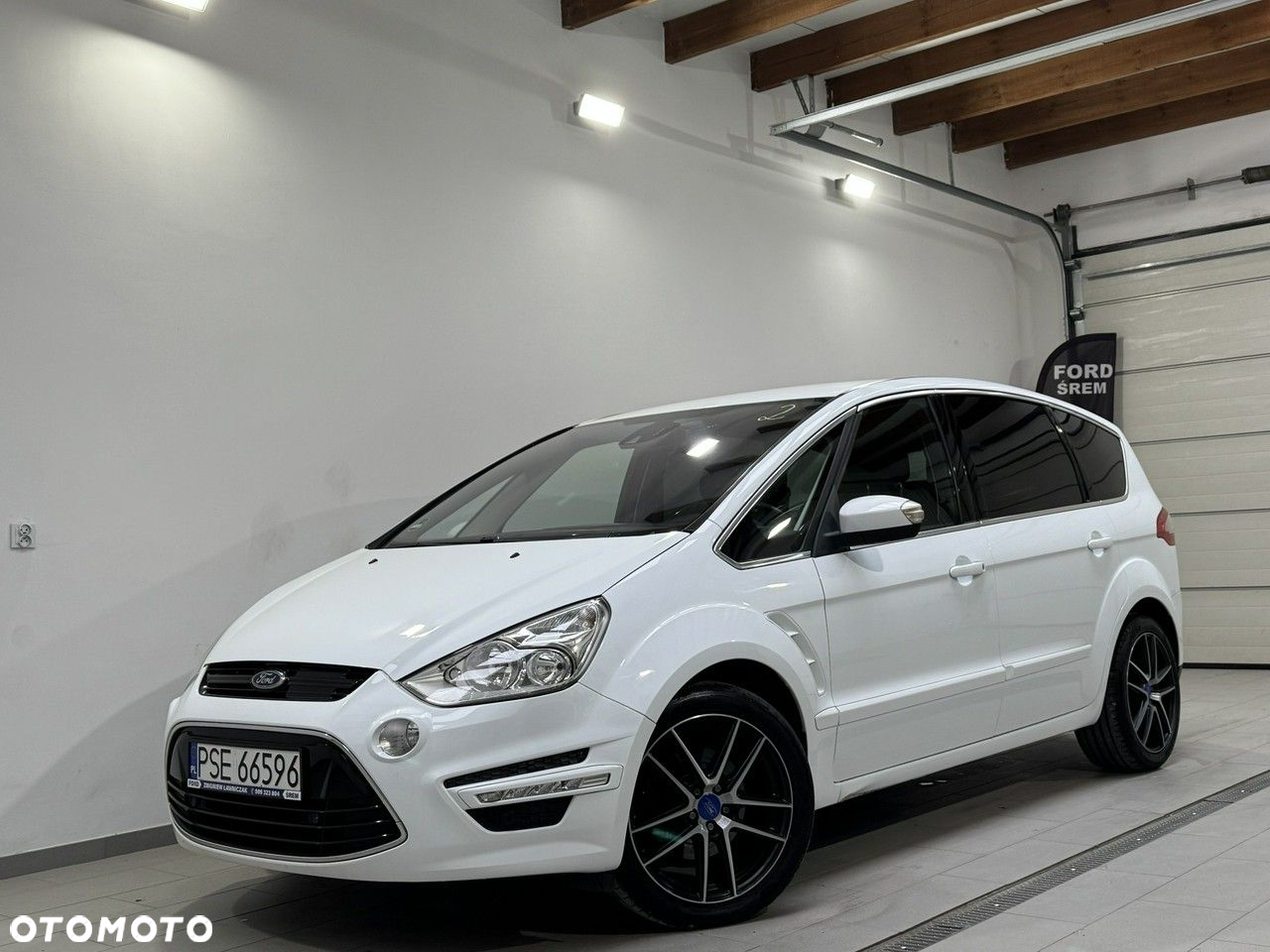 Ford S-Max - 12