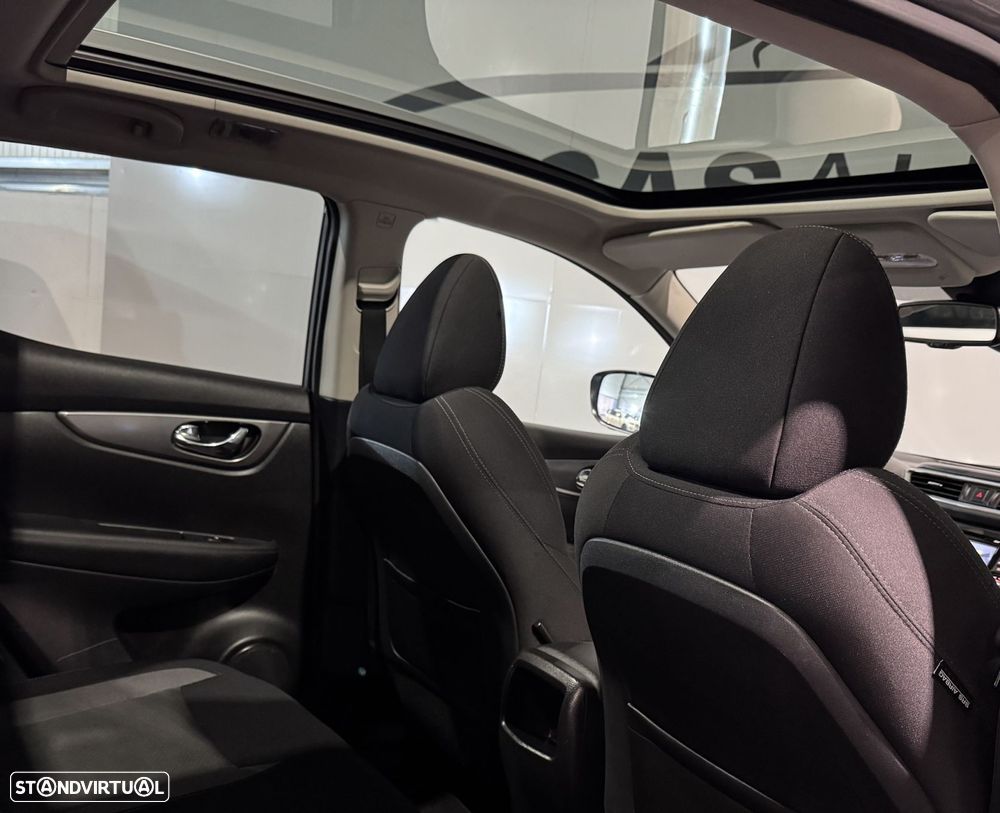 Nissan Qashqai 1.5 dCi N-Connecta J18 - 33