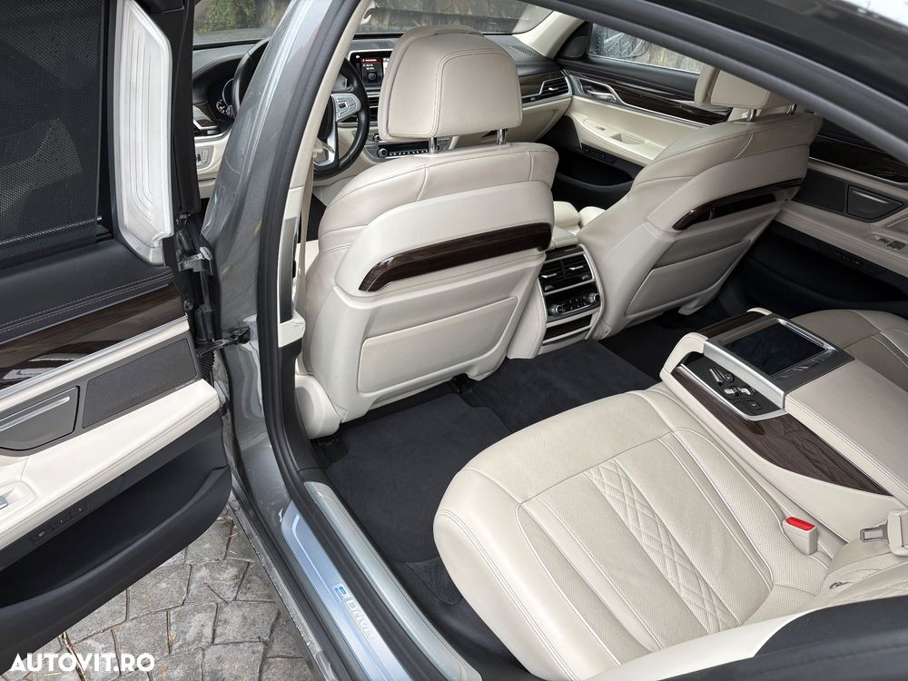 BMW Seria 7 740Le xDrive iPerformance - 11