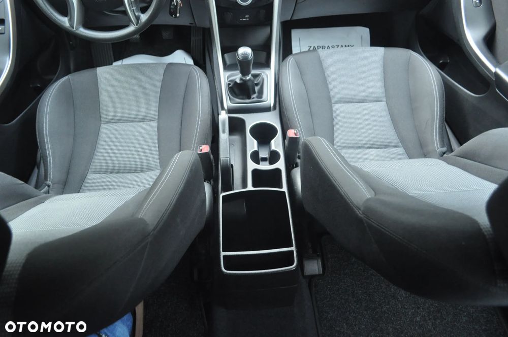 Hyundai i30 blue 1.4 Classic - 25