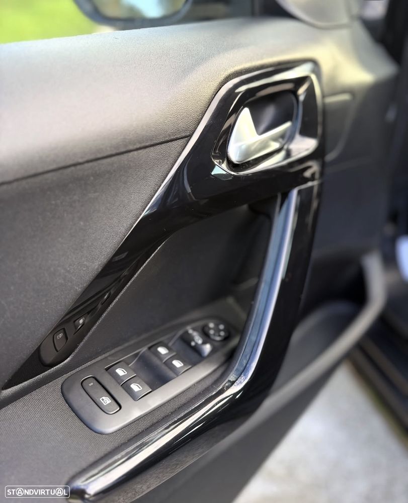 Peugeot 208 1.6 BlueHDi Allure - 9