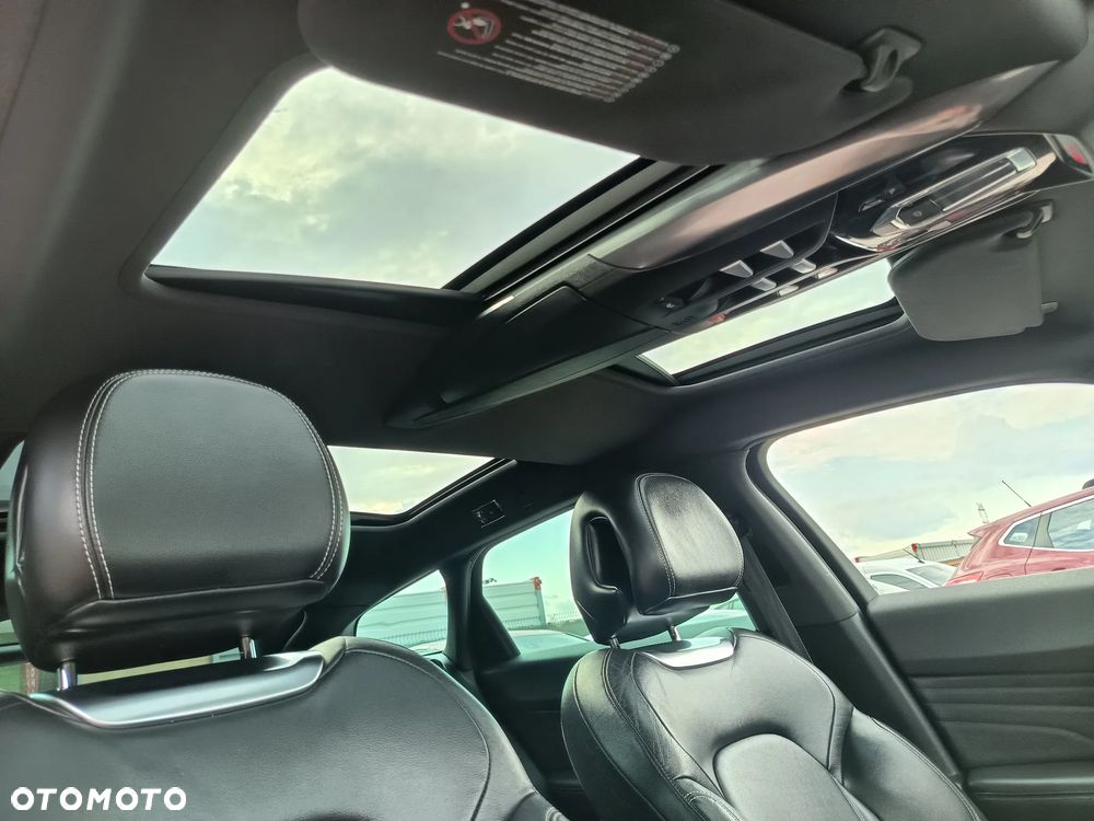 Citroën DS5 HDi 165 SoChic - 28