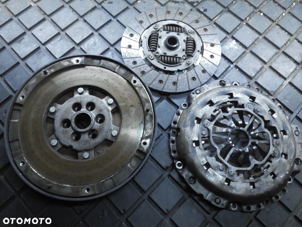 VW PASSAT B5 2.0TDI LIFT SPRZĘGŁO DWUMASOWE KOŁO SKRZYNIA 6 BIEGOWA - 1