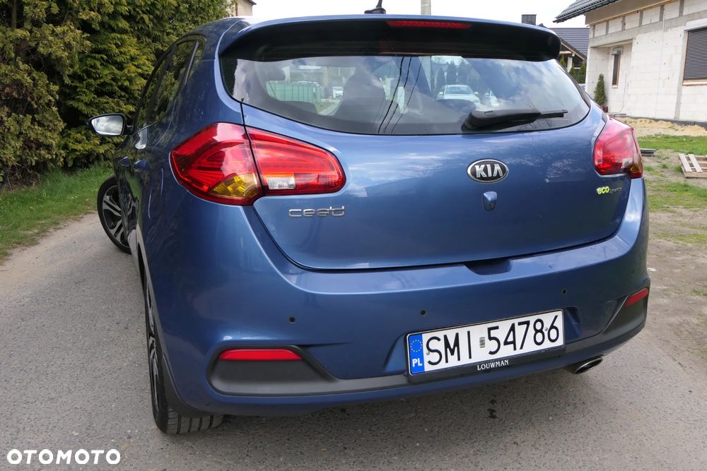 Kia Ceed 1.6 GDI Dream-Team Edition - 11