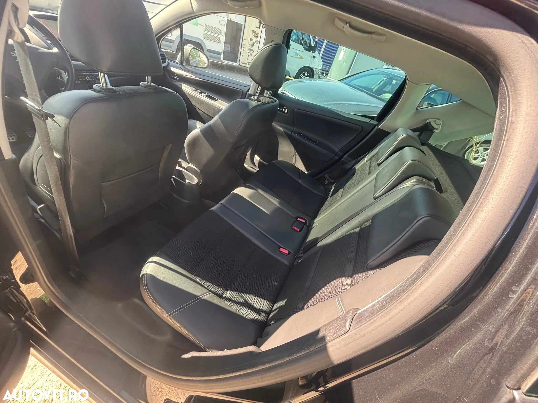 Peugeot 207 CC 1.6 HDI FAP Eclipse - 6