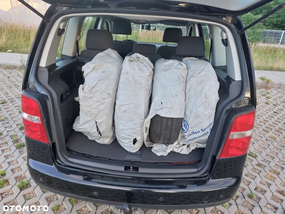 Volkswagen Touran 1.6 Basis - 14