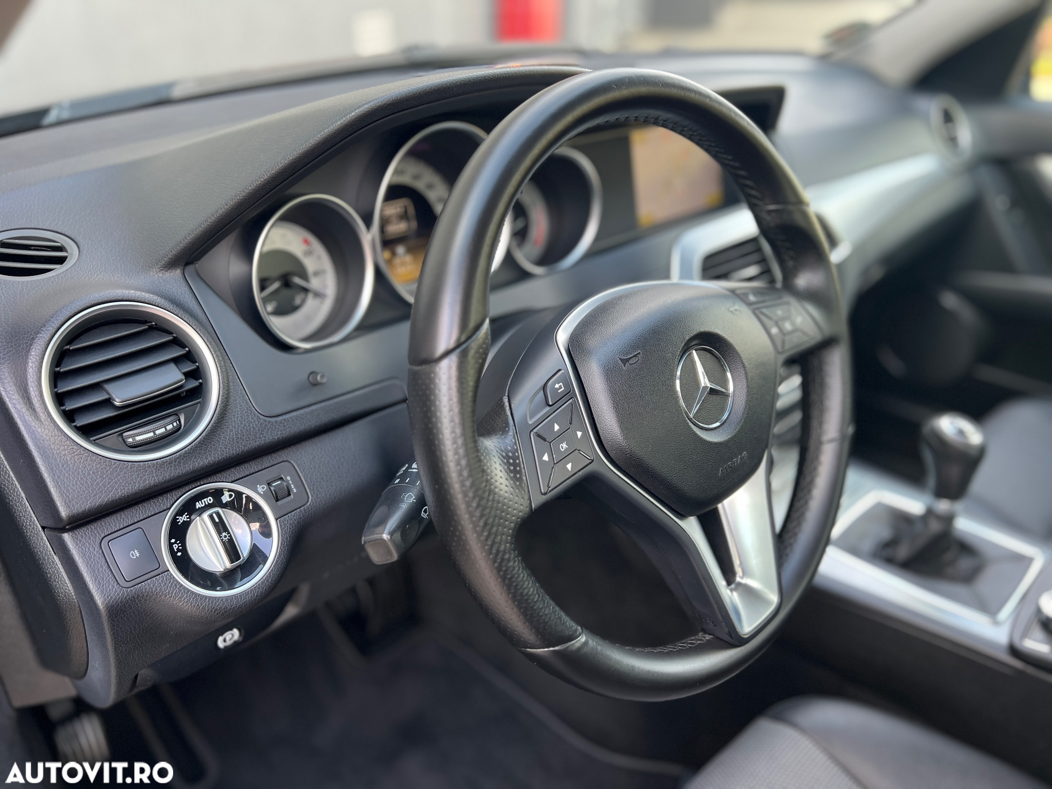 Mercedes-Benz C 180 CGI BlueEFFICIENCY Avantgarde - 8