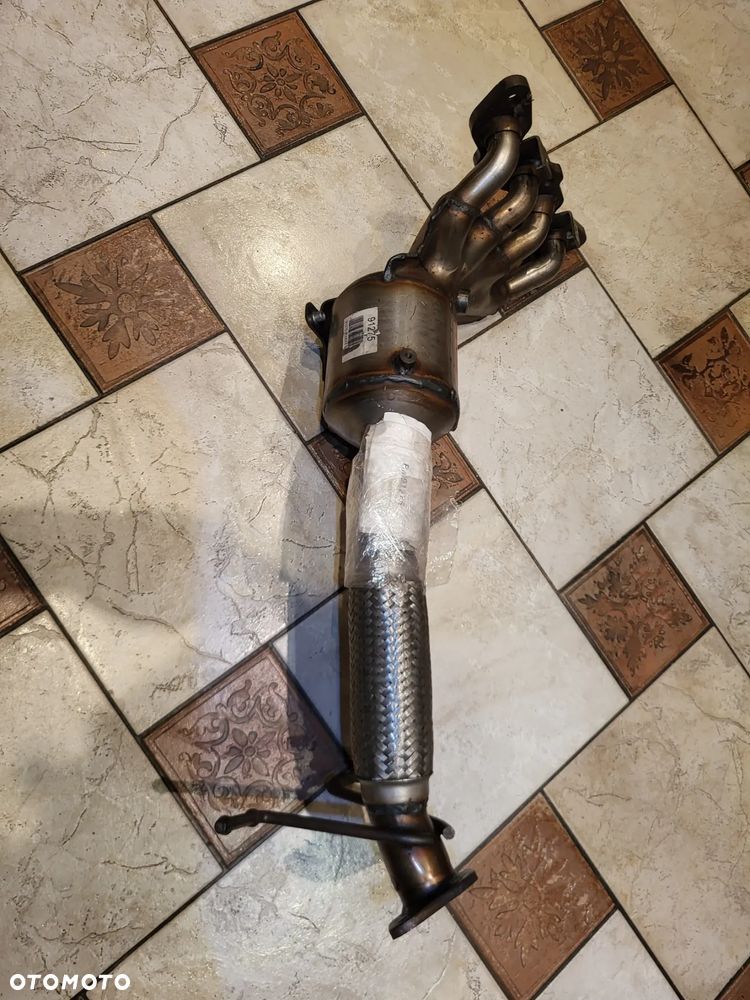 Katalizator EURO 4  VOLVO C30, S40 II, V50; FORD C-MAX, FOCUS C-MAX, FOCUS II 1.4/1.6 10.03-12.12 - 3