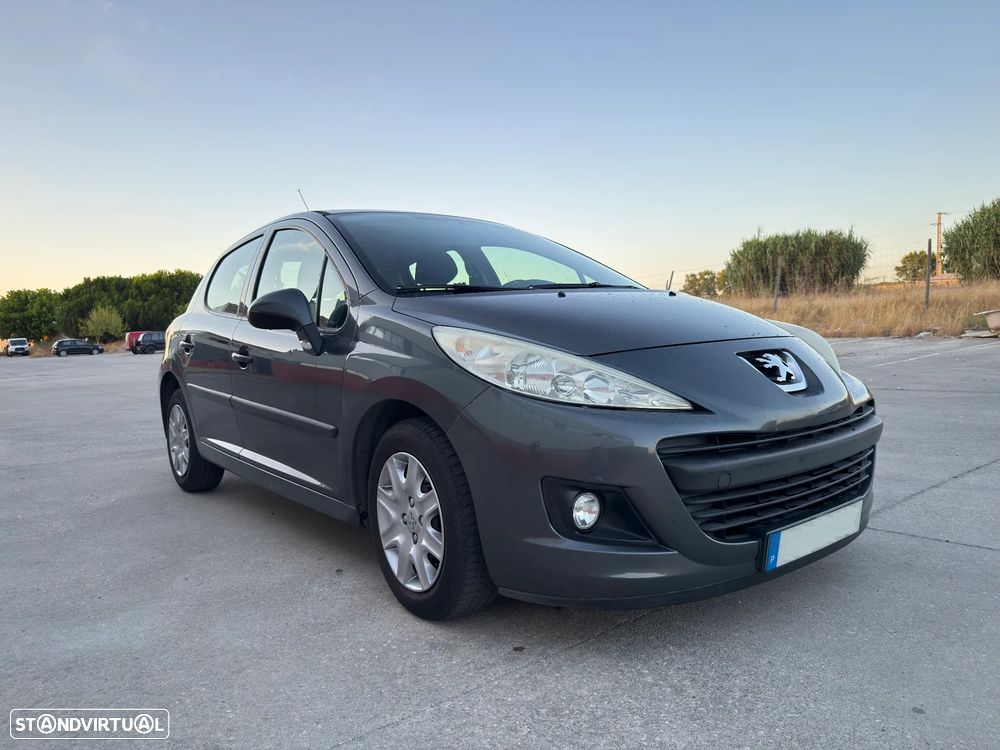 Peugeot 207 - 1