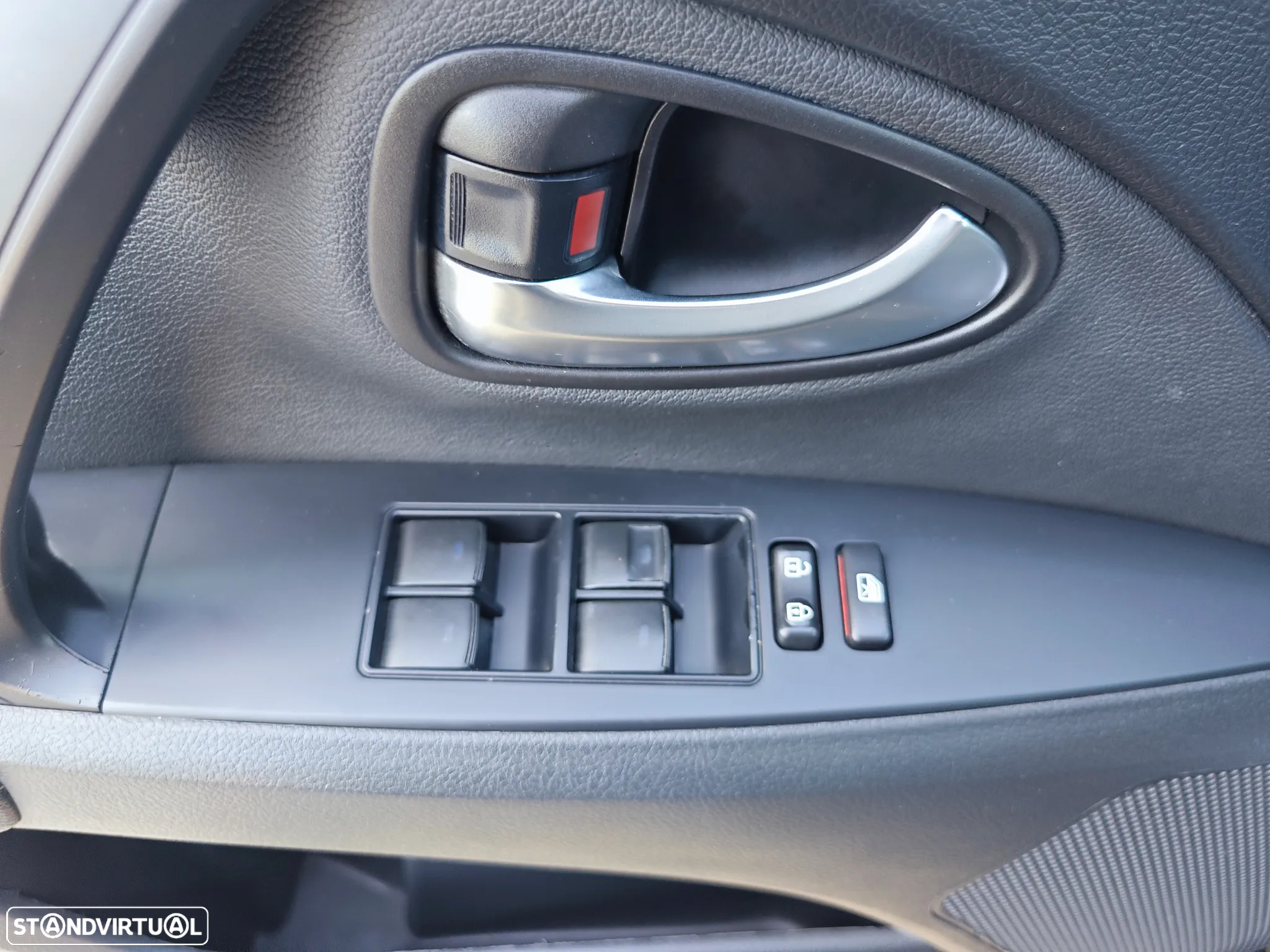 Toyota Avensis Touring Sports 2.0 D-4D Luxury+GPS - 23