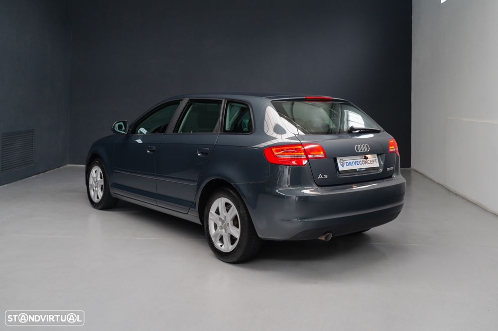 Audi A3 Sportback 1.6 TDI Attraction Business Line - 17