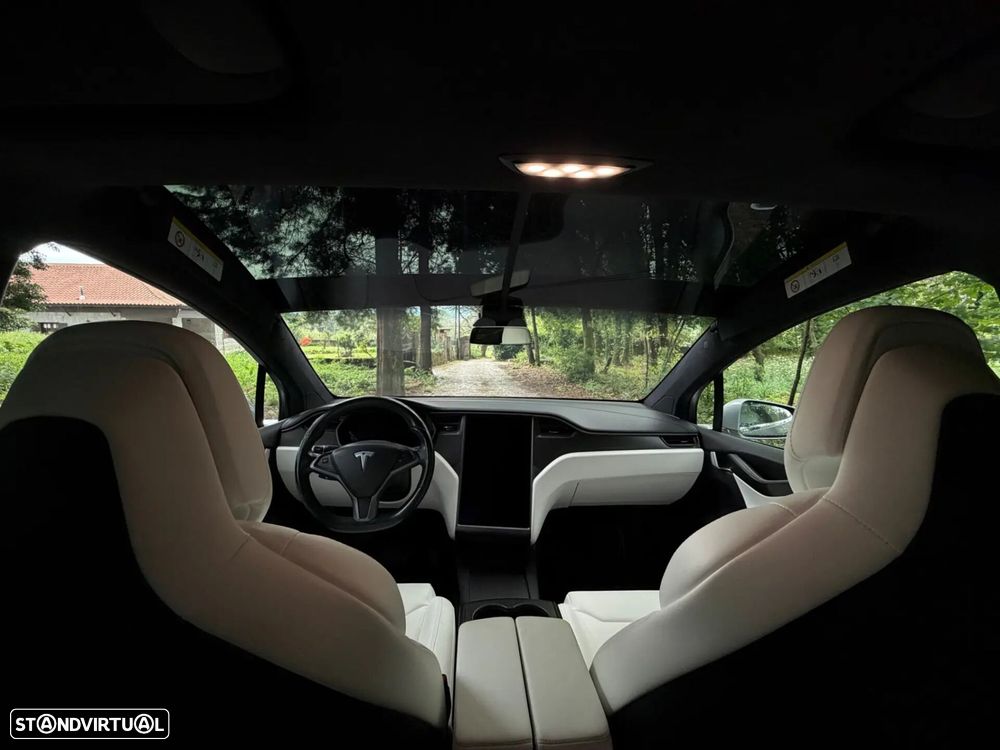 Tesla Model X 100D - 44