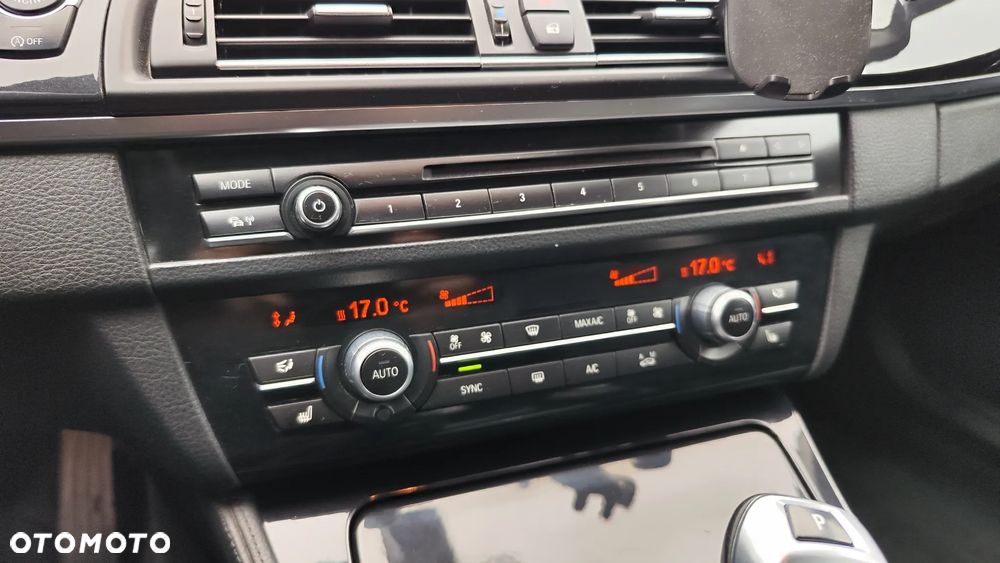 BMW Seria 5 520d - 34