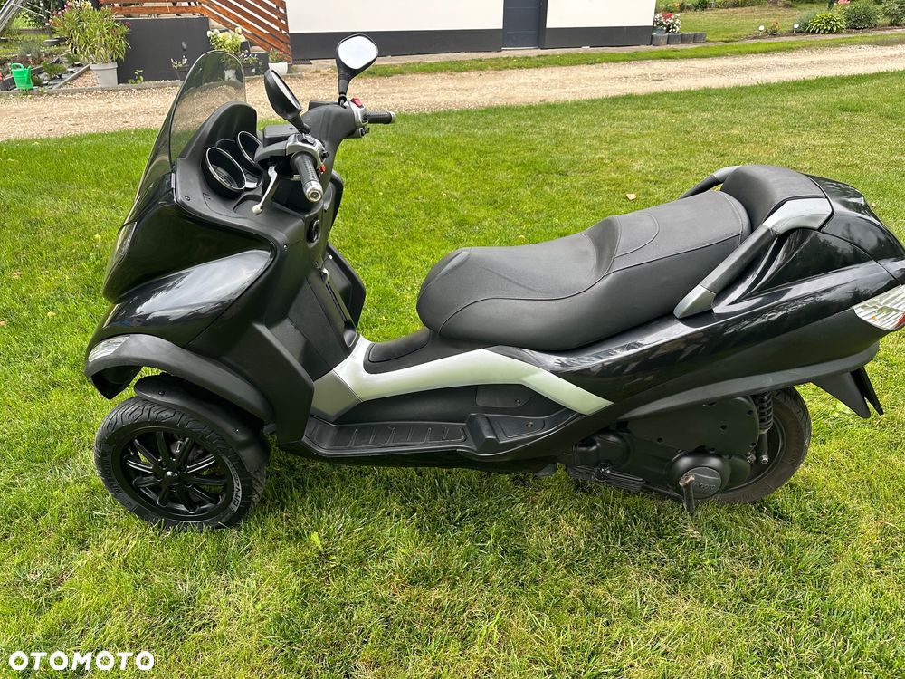 Piaggio MP-3 - 6