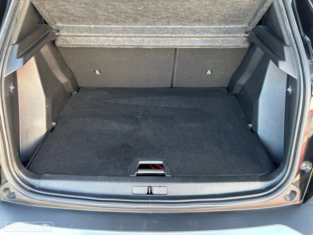 Peugeot e-2008 50 kWh Allure Pack - 28