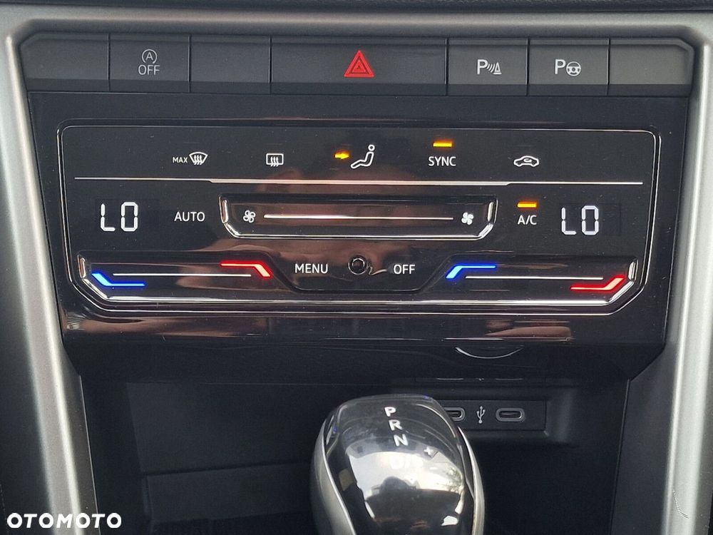 Volkswagen T-Roc - 28