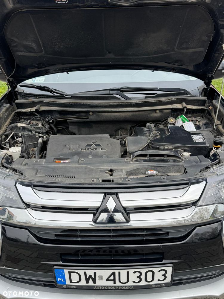 Mitsubishi Outlander 2.0 Intense + Navi 4WD CVT - 10