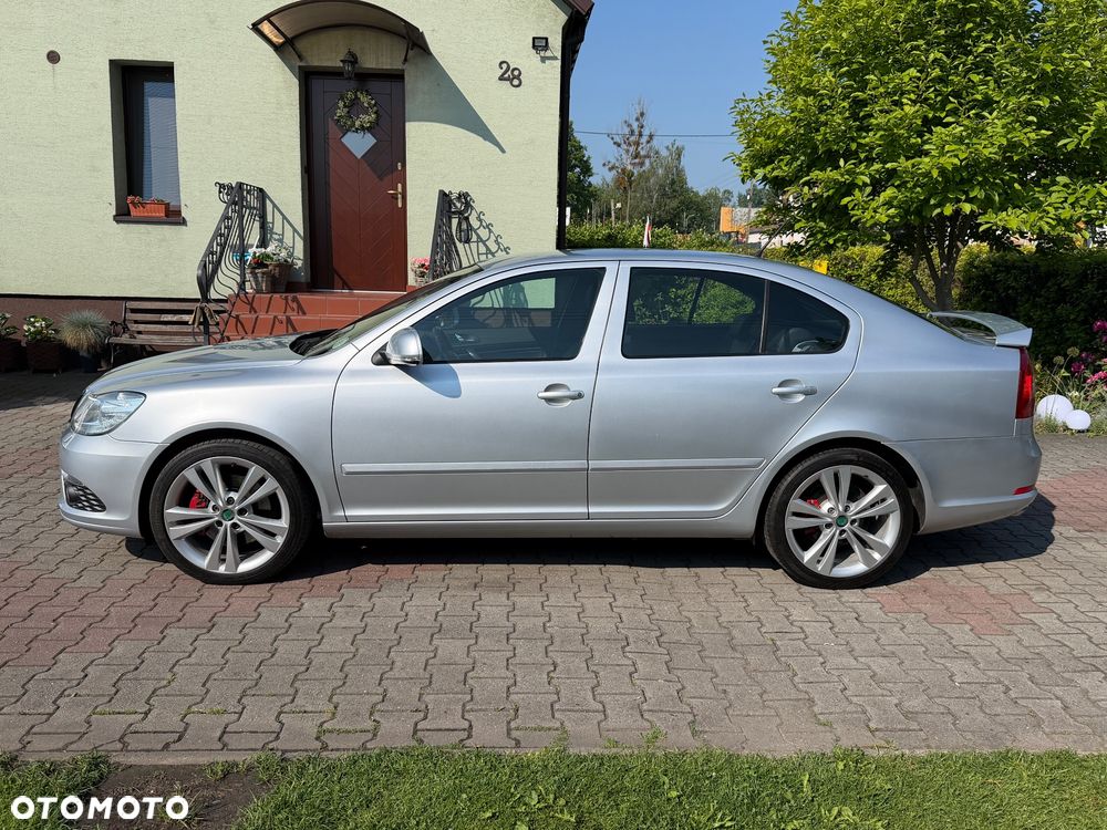 Skoda Octavia 2.0 TSI RS - 3