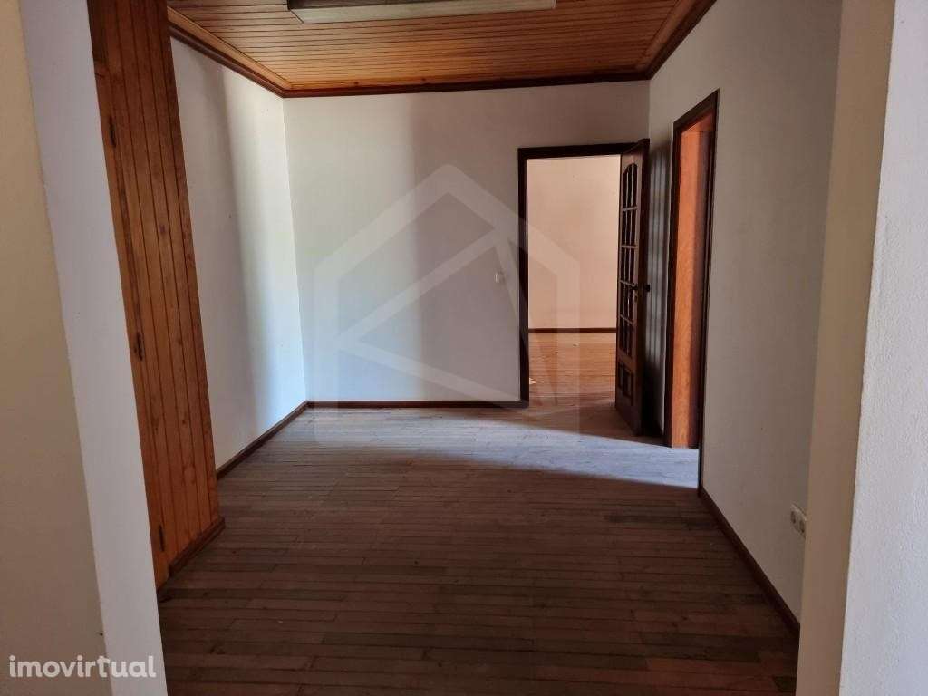 Prédio Urbano em Vilarinho do Bairro, Anadia - Grande imagem: 4/7